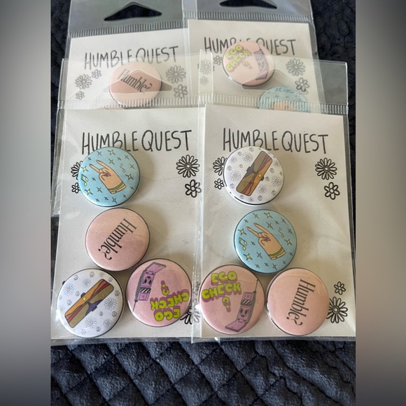 Kasey Musgraves Collector 4 Pins per set. - Picture 2 of 2